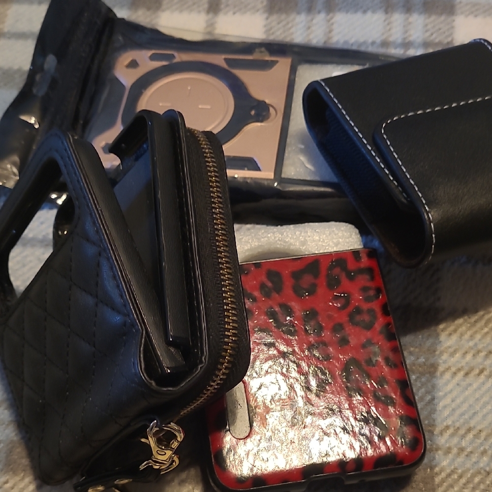 RAZR 2023 Phone Cases Black and Red Leopard & Black Leather.. Set Of 4